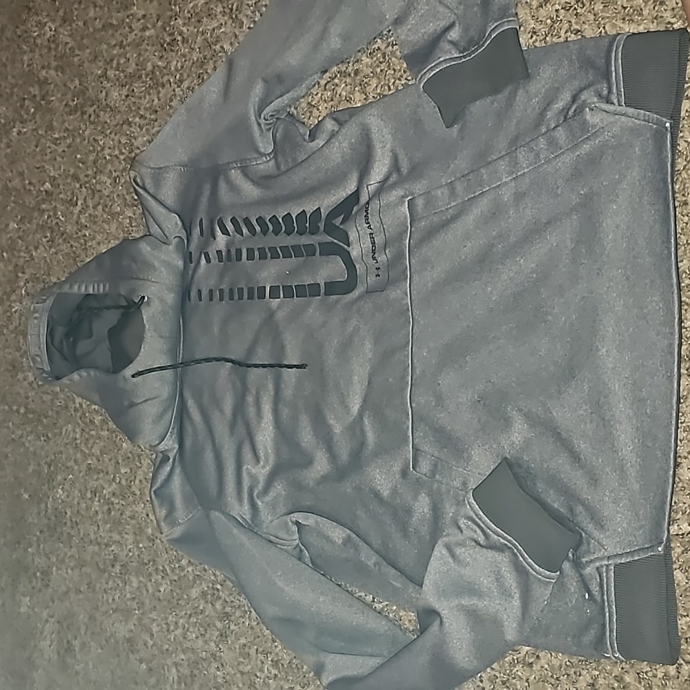 Under Armour men's medium loose fit hoodie